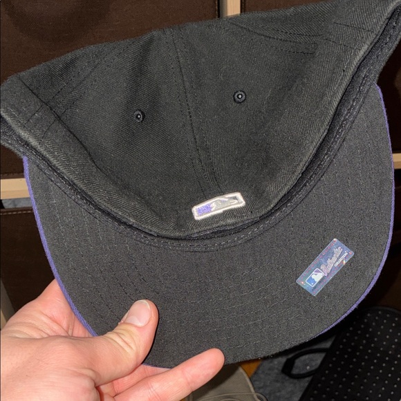 Colorado Rockies Fitted Baseball Cap - Picture 3 of 3